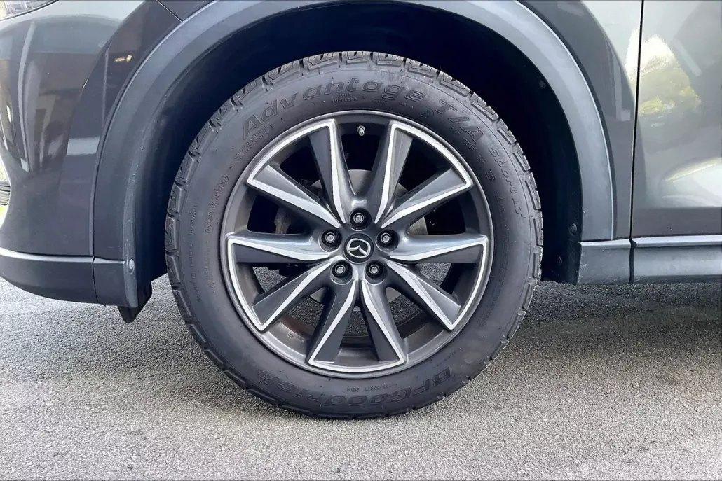 2018 Mazda CX-5 Touring photo 1