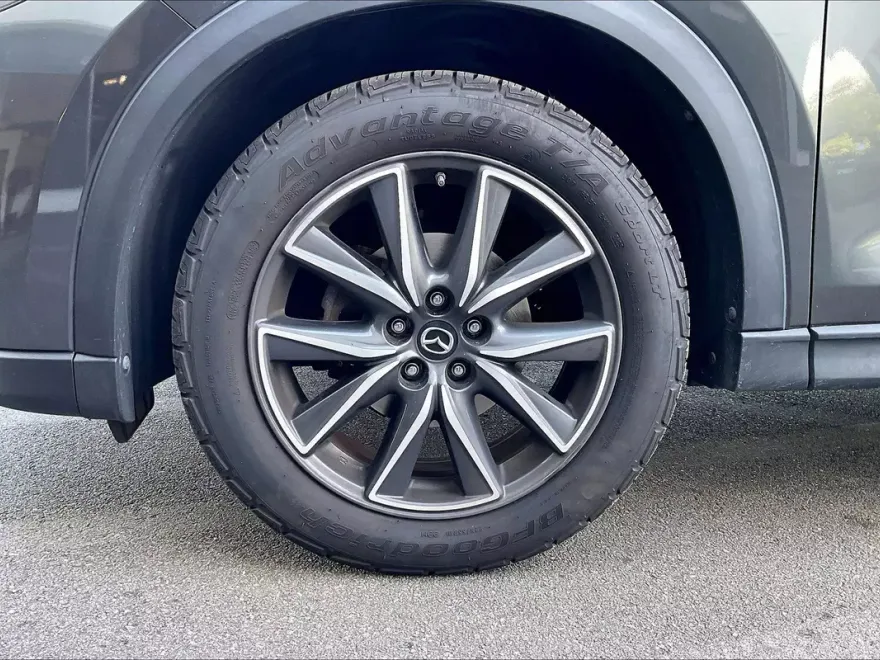 2018 Mazda CX-5 Touring photo 1