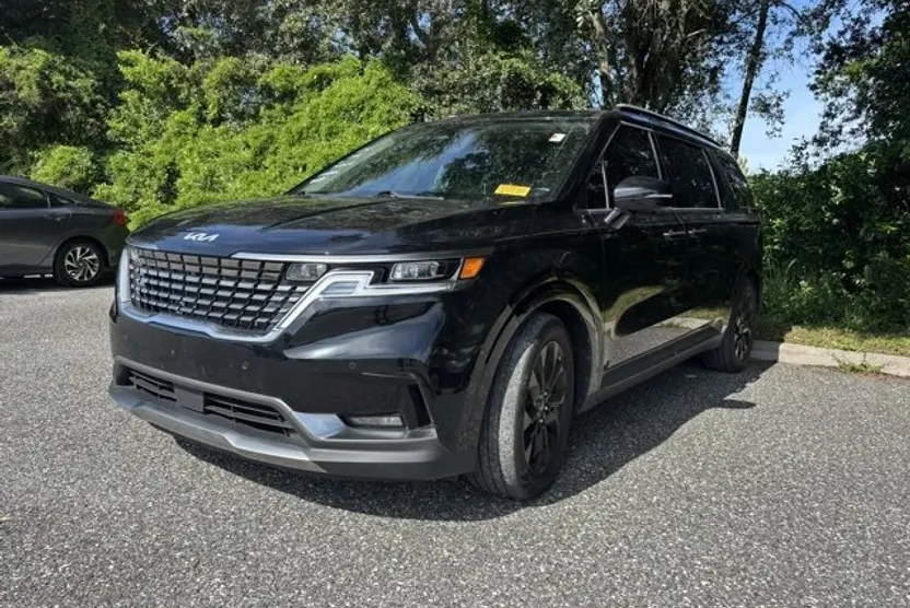 2023 Kia Carnival SX Prestige photo 1