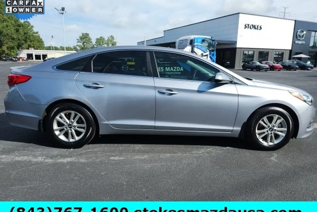 2015 Hyundai Sonata SE photo 1