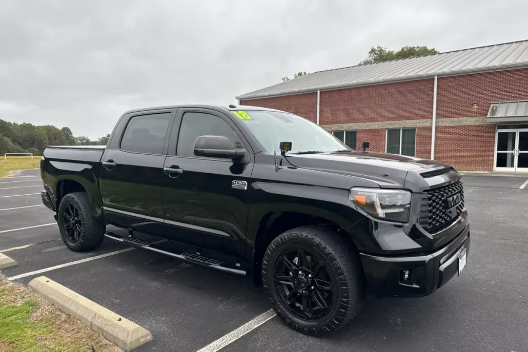 2018 Toyota Tundra SR5 CrewMax photo 1