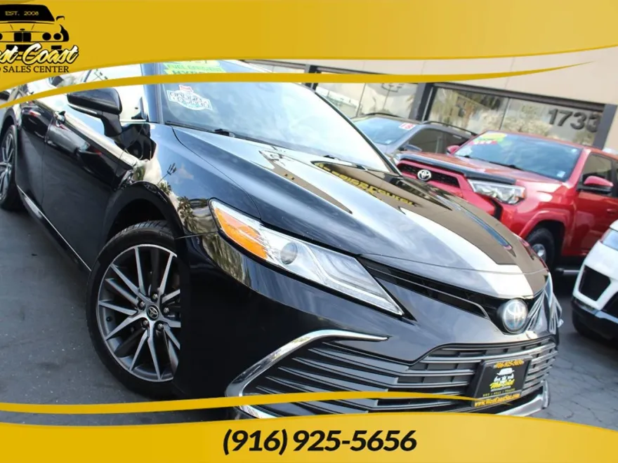 2021 Toyota Camry XLE photo 1