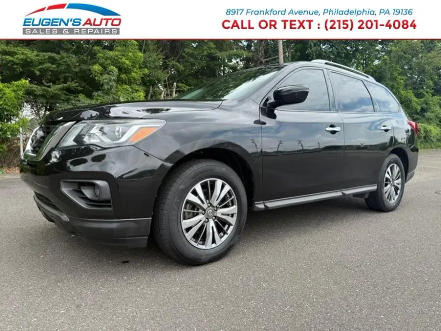 2017 Nissan Pathfinder 4x4 SV photo 1