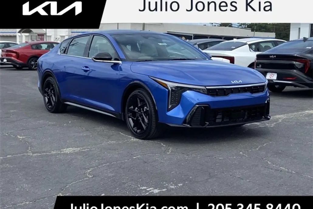 2025 Kia K4 GT-Line Turbo photo 1