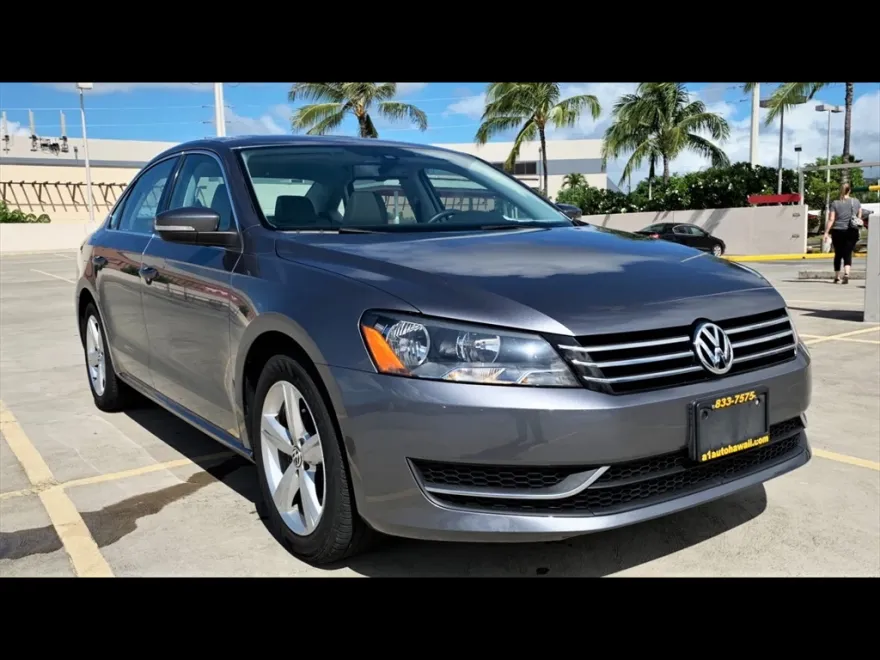 2013 Volkswagen Passat SE photo 1