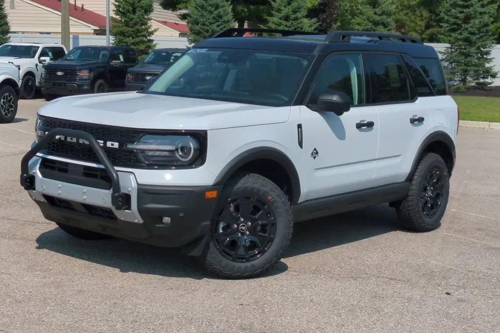 2025 Ford Bronco Sport Outer Banks photo 1