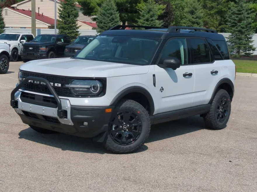2025 Ford Bronco Sport Outer Banks photo 1
