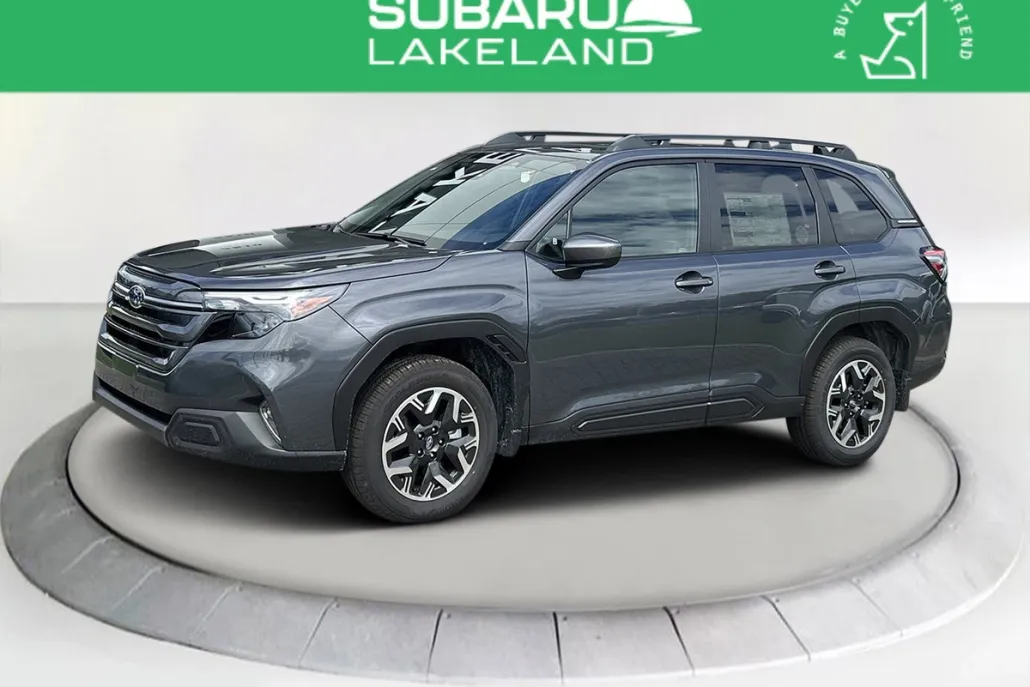 2025 Subaru Forester Premium photo 1