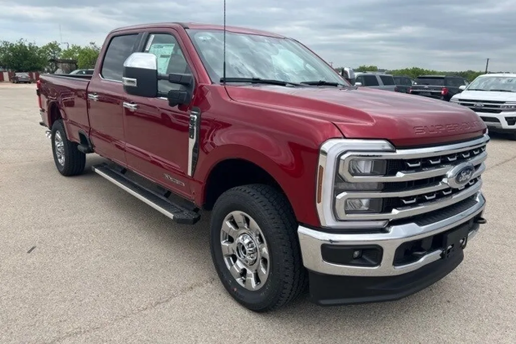 2025 Ford F-350 Lariat photo 1