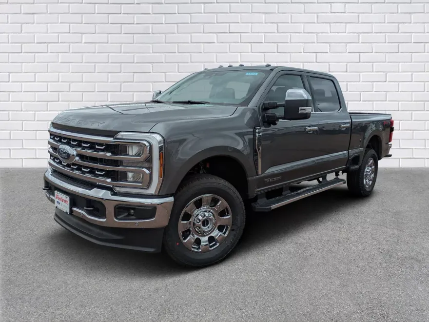 2026 Ford F-250 Lariat photo 1
