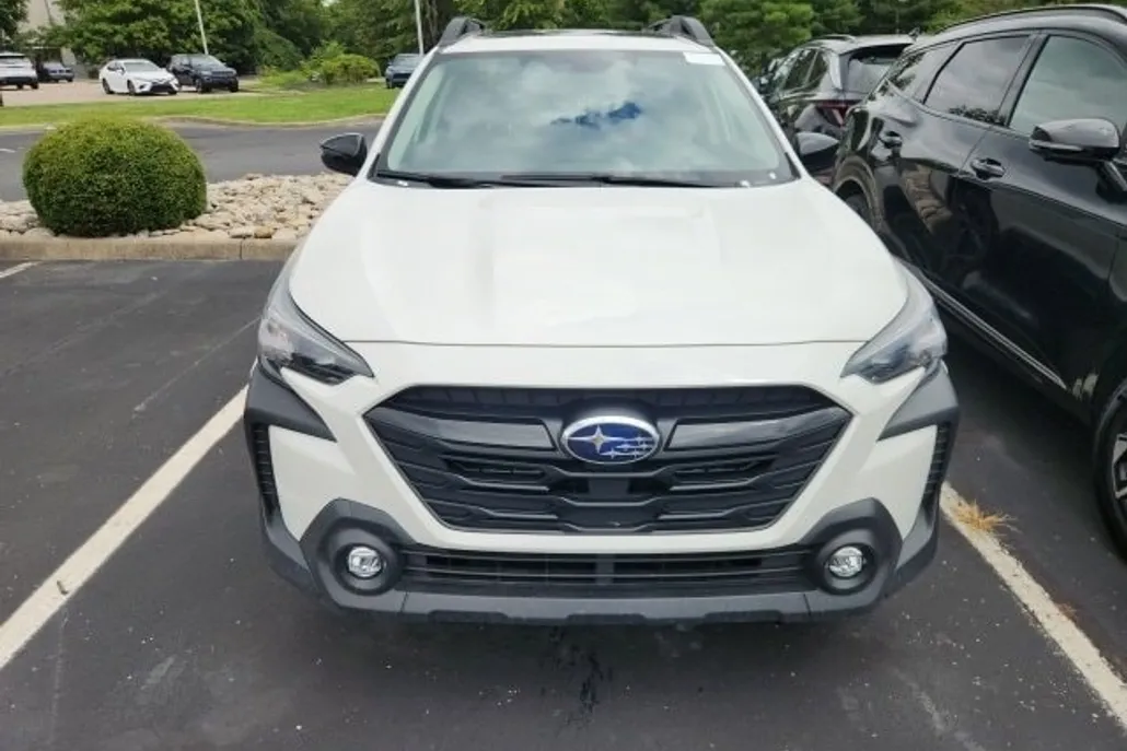 2024 Subaru Outback Onyx Edition photo 1