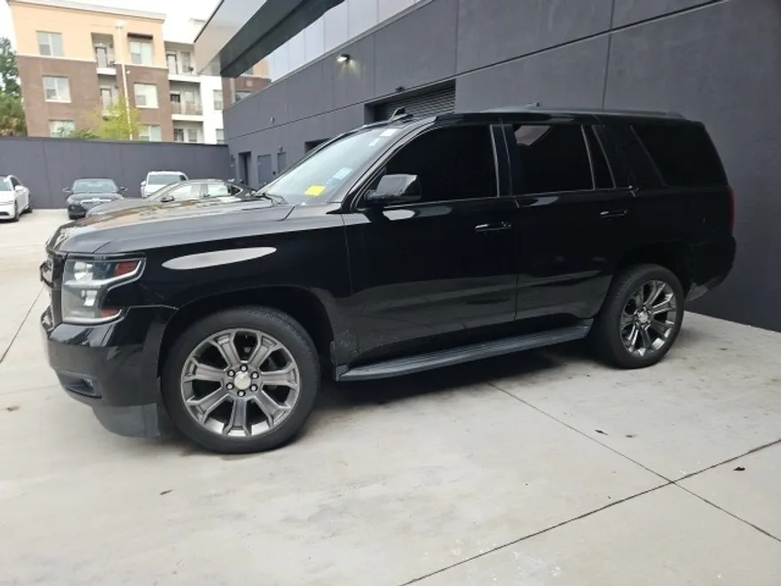 2018 Chevrolet Tahoe LT photo 1