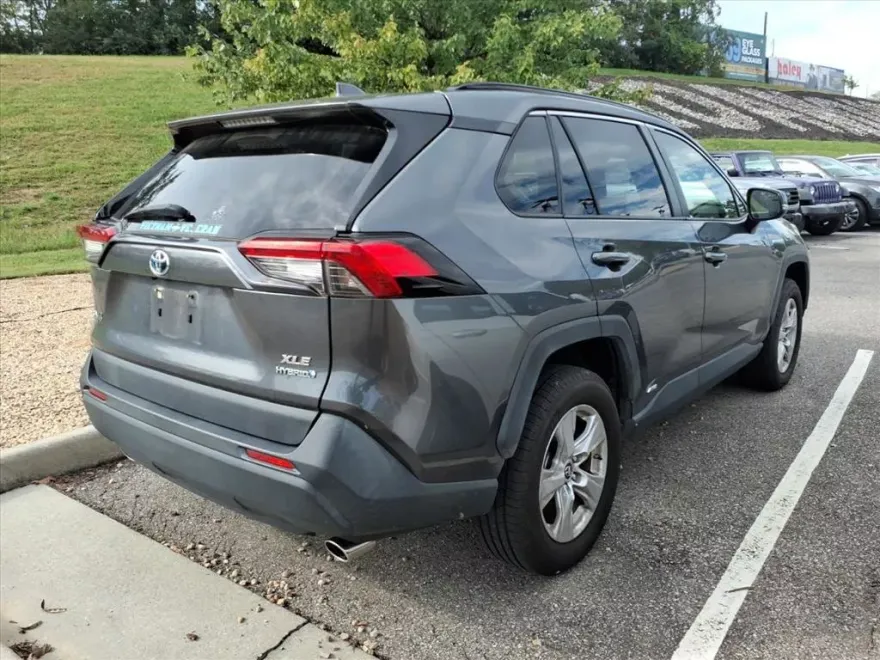 2019 Toyota RAV4 Hybrid XLE photo 1