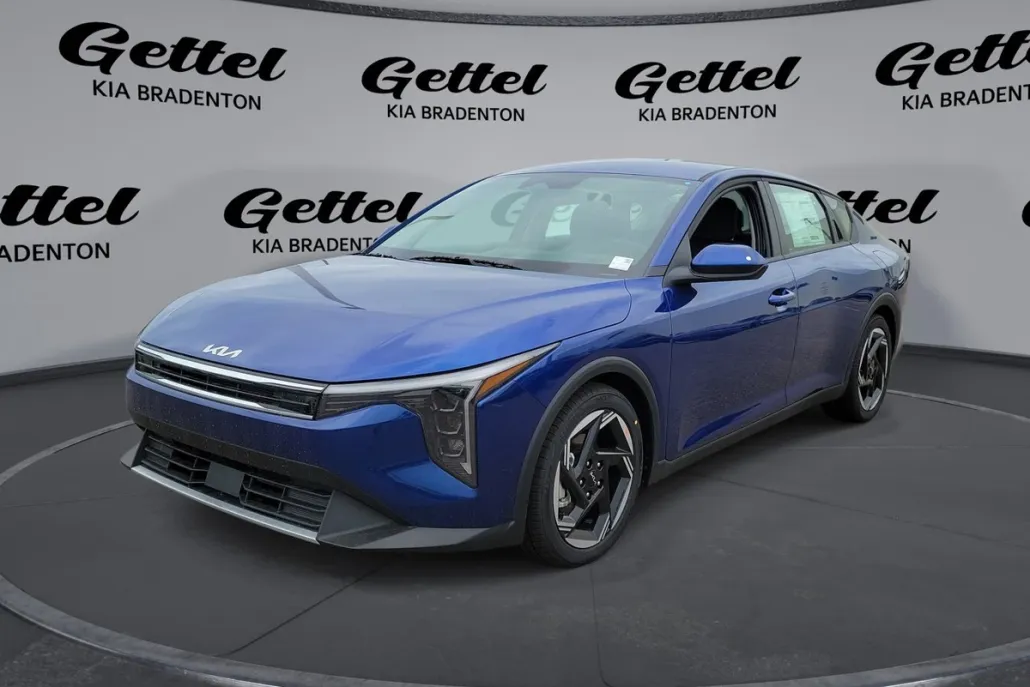 2025 Kia K4 EX photo 1