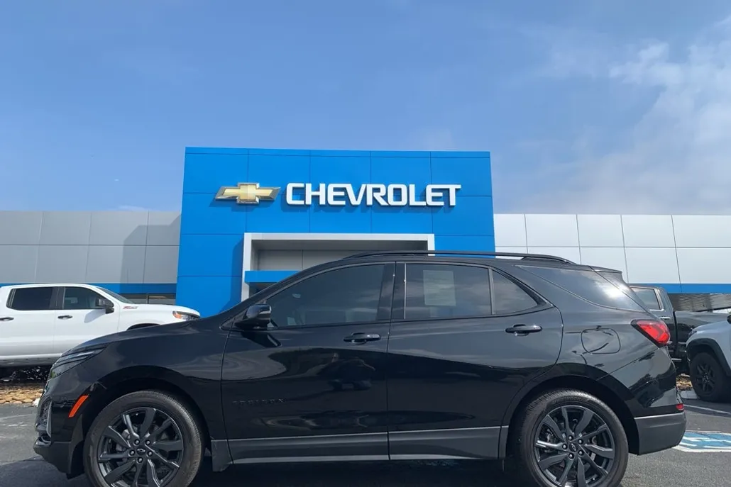 2023 Chevrolet Equinox RS photo 1