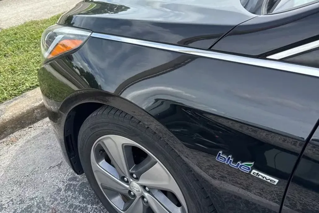 2017 Hyundai Sonata Hybrid Limited photo 1