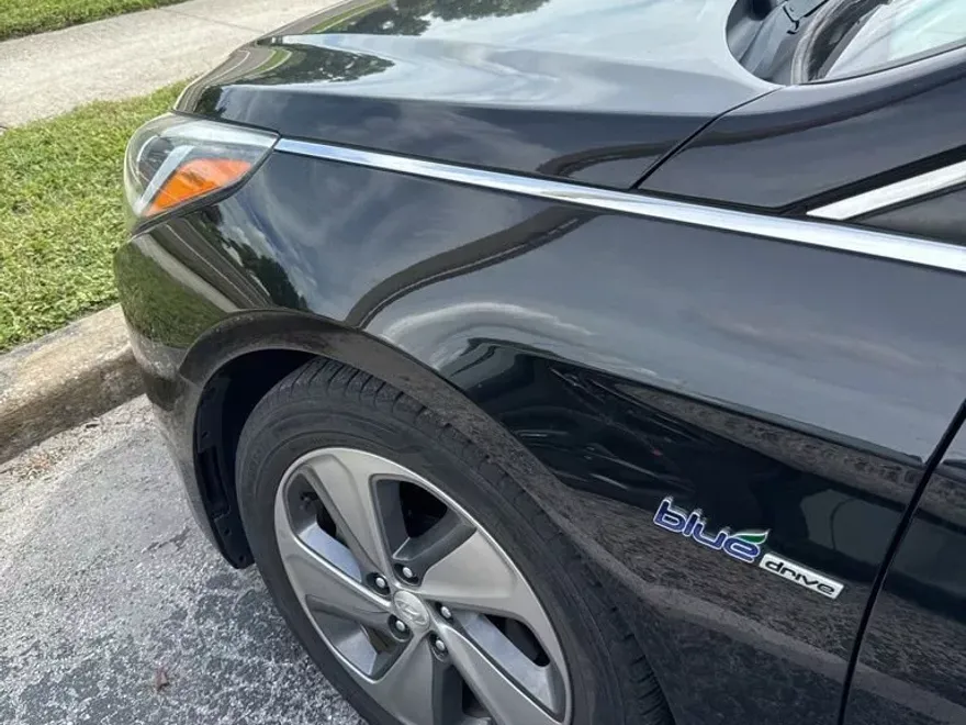 2017 Hyundai Sonata Hybrid Limited photo 1