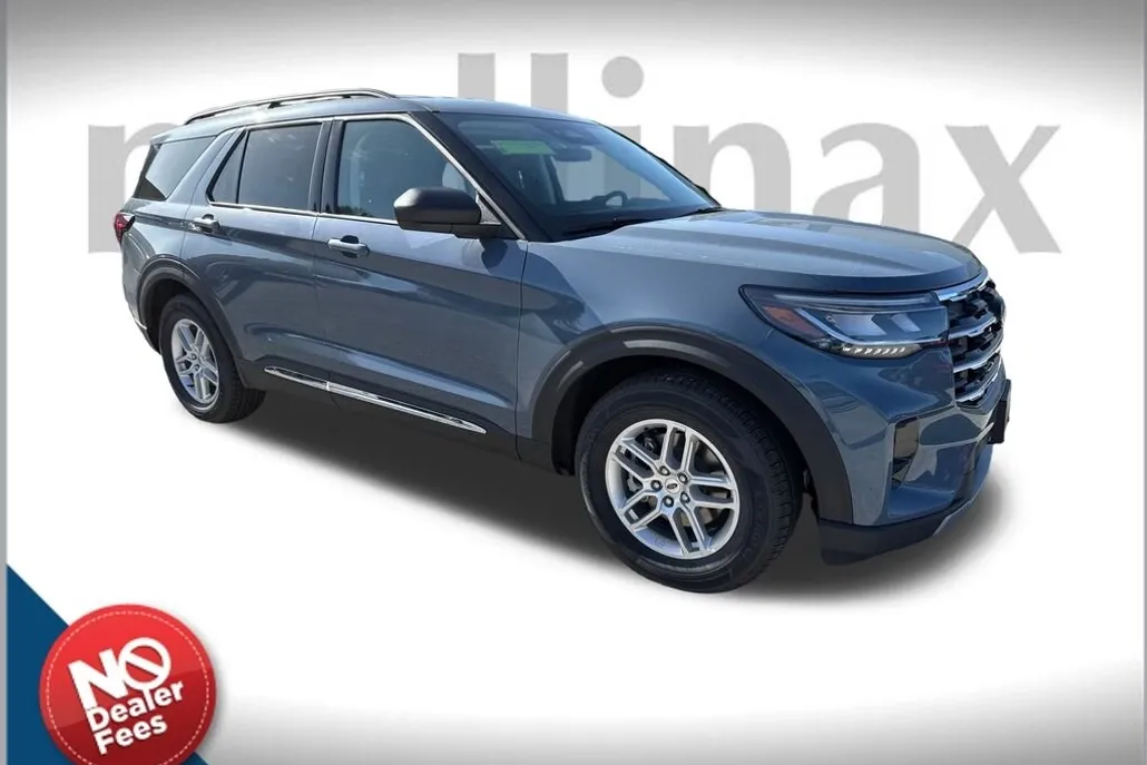 2025 Ford Explorer photo 1