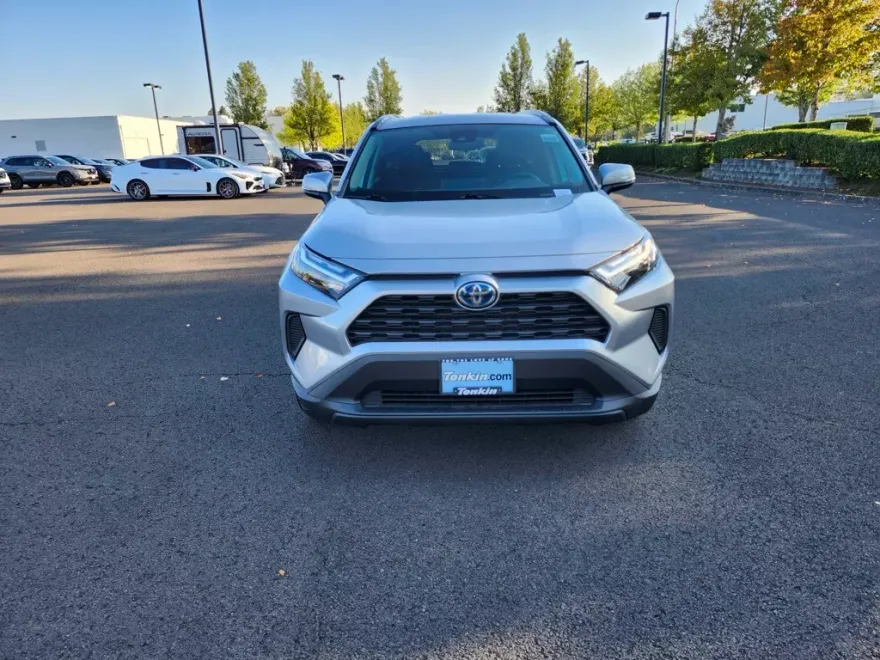 2023 Toyota RAV4 Hybrid LE photo 1