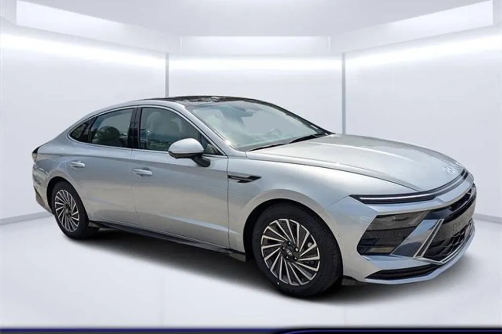 2025 Hyundai Sonata Hybrid Limited photo 1