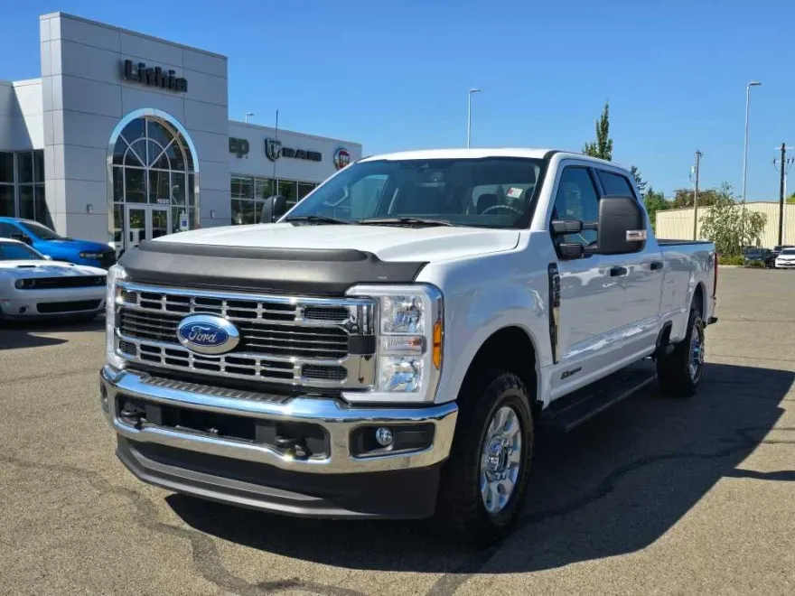 2023 Ford F-350 XLT photo 1