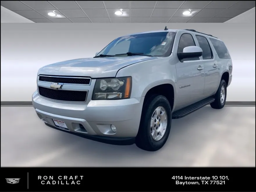2010 Chevrolet Suburban 1500 LT photo 1