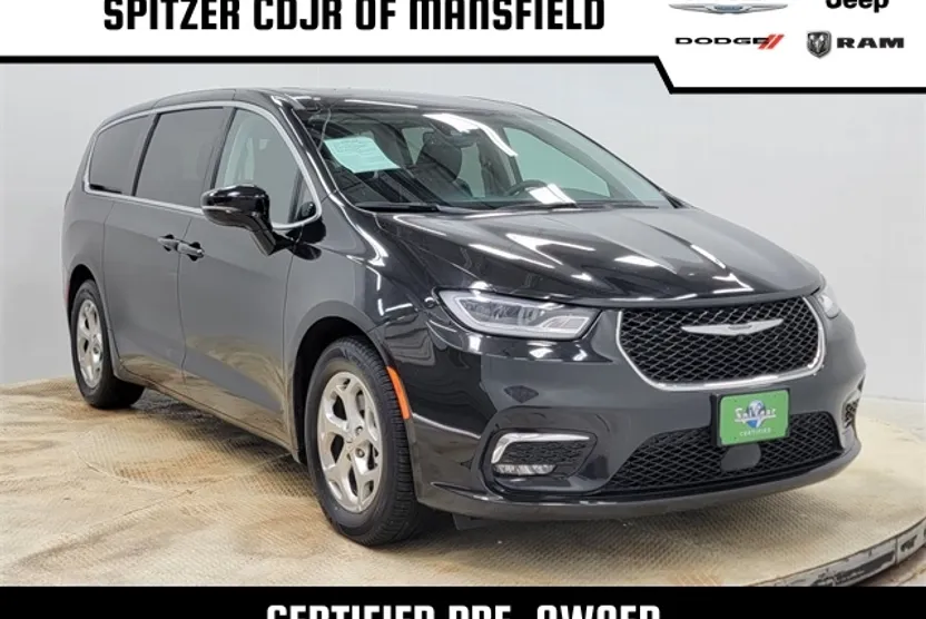 2024 Chrysler Pacifica Limited photo 1