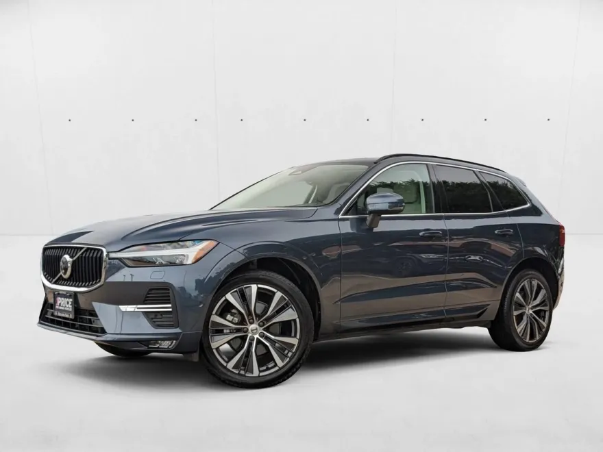 2022 Volvo XC60 B5 Momentum photo 1
