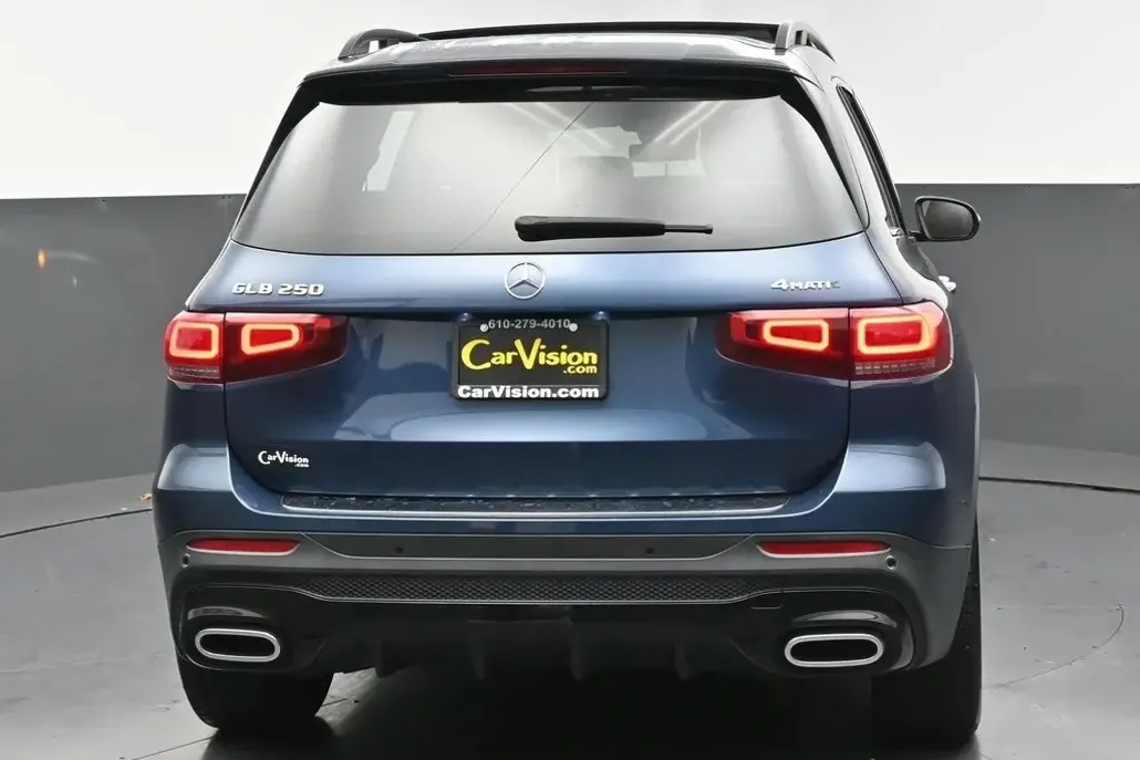 2022 Mercedes Benz GLB 250 4MATIC photo 1