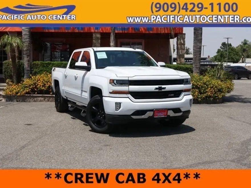 2017 Chevrolet Silverado 1500 LT photo 1