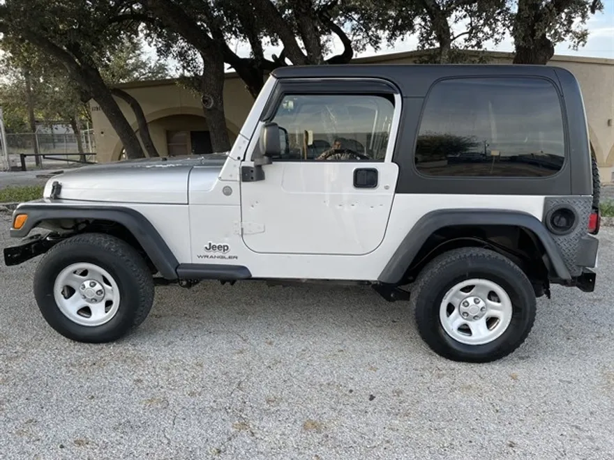 2004 Jeep Wrangler TJ Sport photo 1