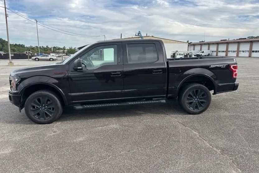 2019 Ford F-150 XLT photo 1