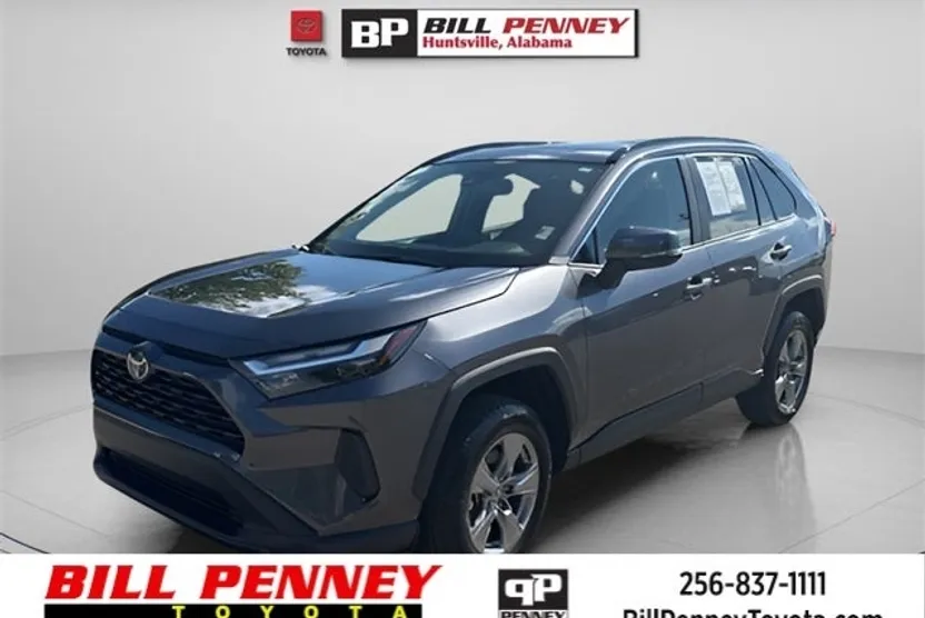 2024 Toyota RAV4 XLE photo 1