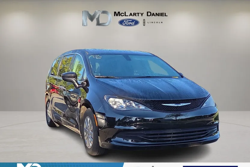 2018 Chrysler Pacifica L photo 1