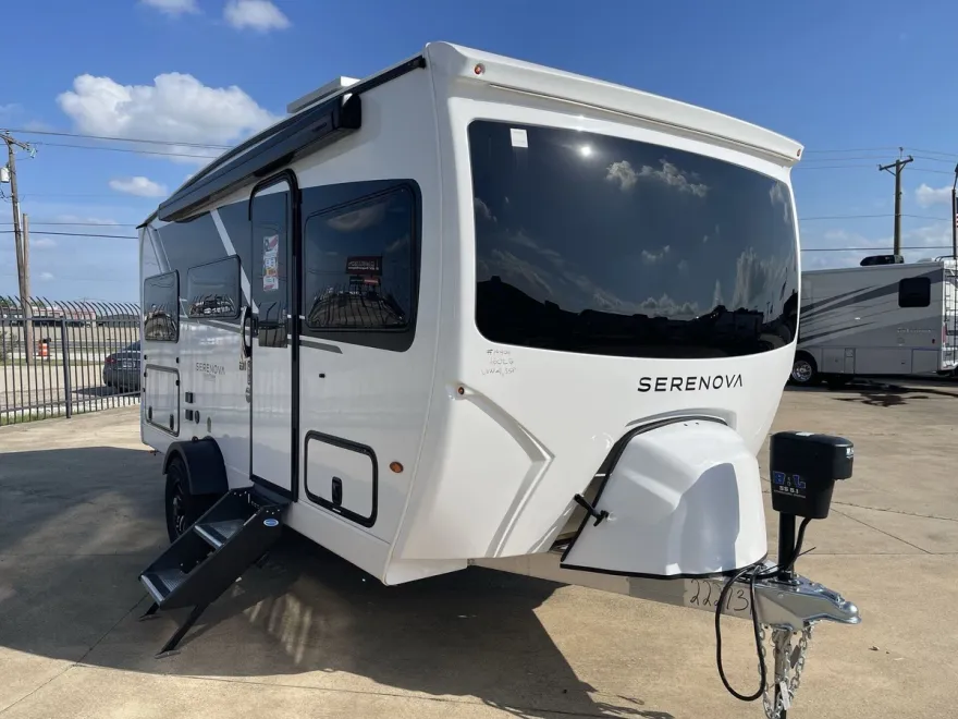 2025 Grand Design Recreational Silhouette Narrow Body photo 1