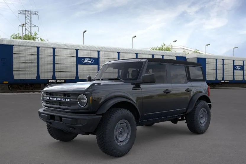 2025 Ford Bronco Base photo 1