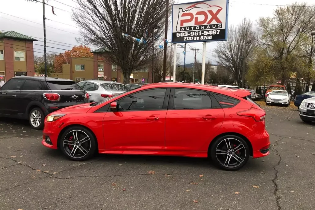 2016 Ford Focus ST photo 1