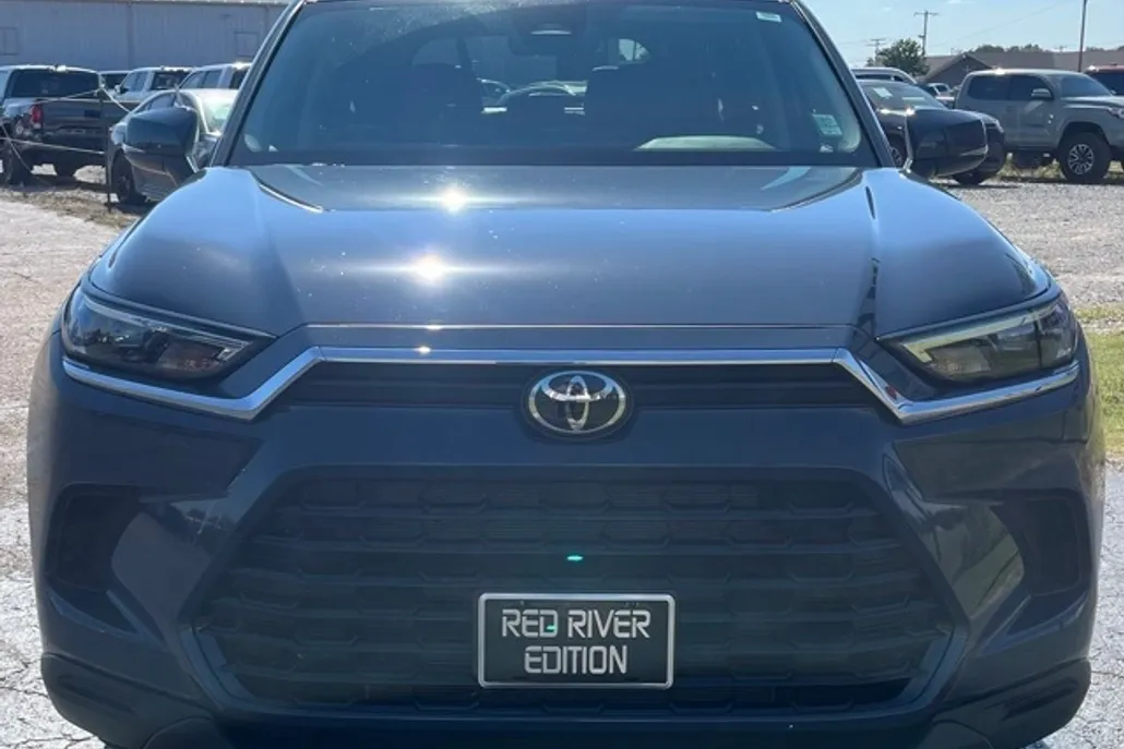 2025 Toyota Grand Highlander XLE photo 1