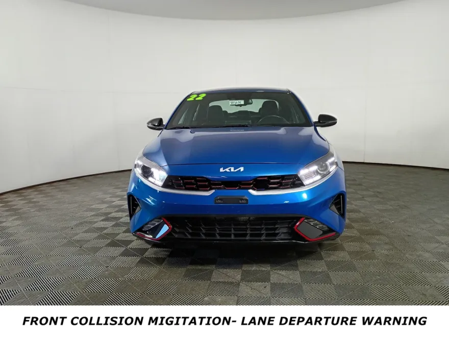 2022 Kia Forte GT-Line photo 1