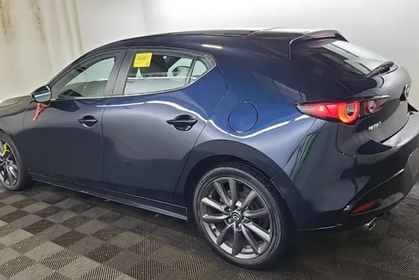 2022 Mazda Mazda3 Hatchback Select photo 1