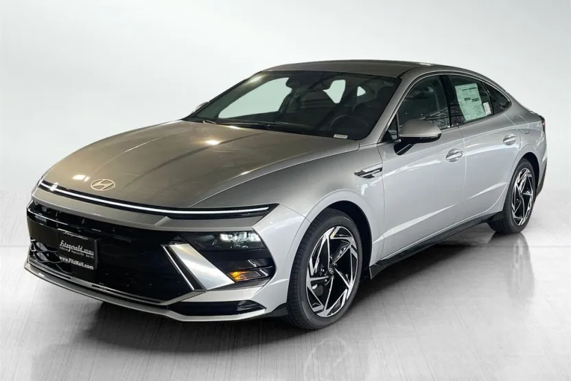 2026 Hyundai Sonata SEL Sport photo 1
