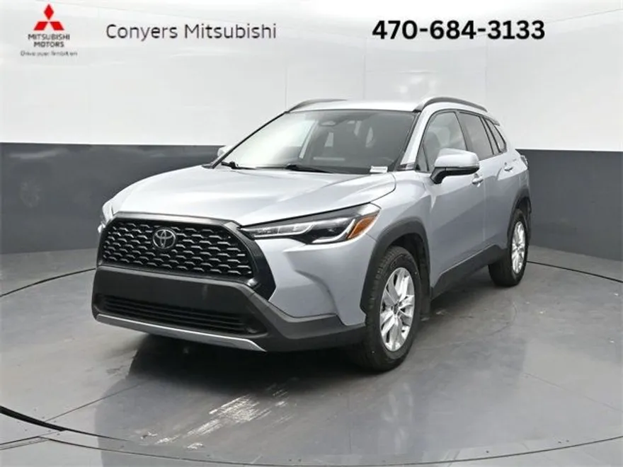 2024 Toyota Corolla Cross LE photo 1