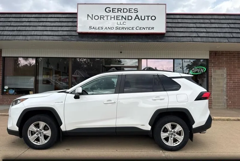 2020 Toyota RAV4 Hybrid XLE photo 1
