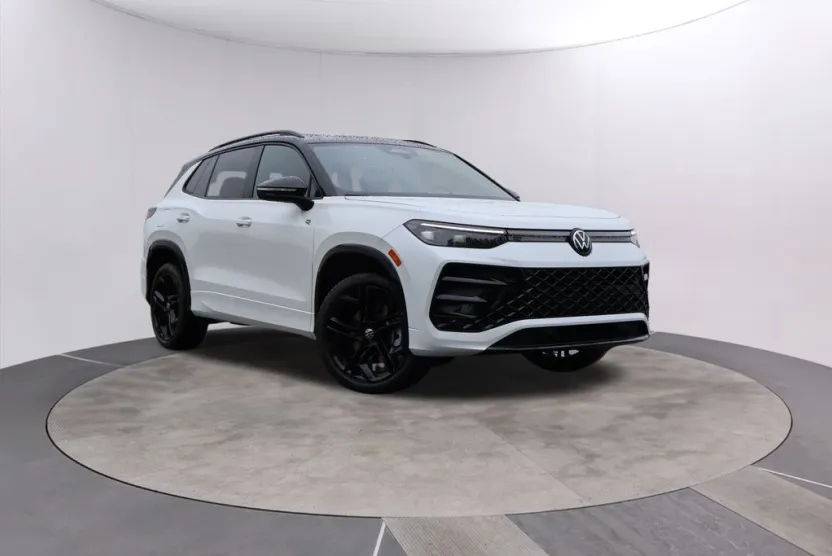 2025 Volkswagen Tiguan SE R-Line Black photo 1