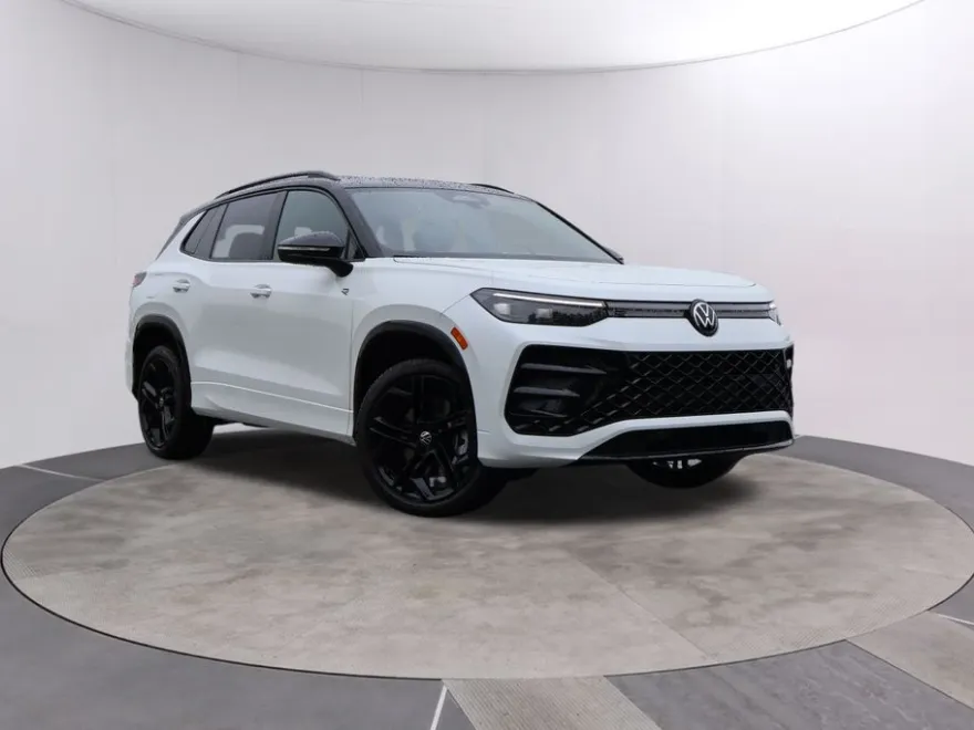2025 Volkswagen Tiguan SE R-Line Black photo 1