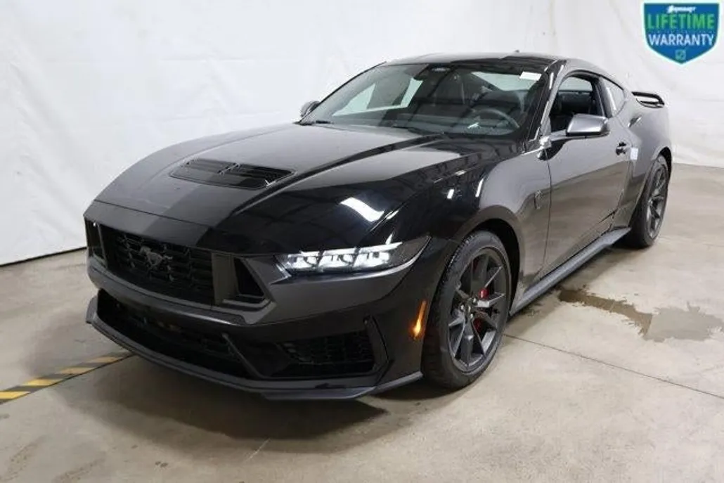 2025 Ford Mustang Dark Horse photo 1