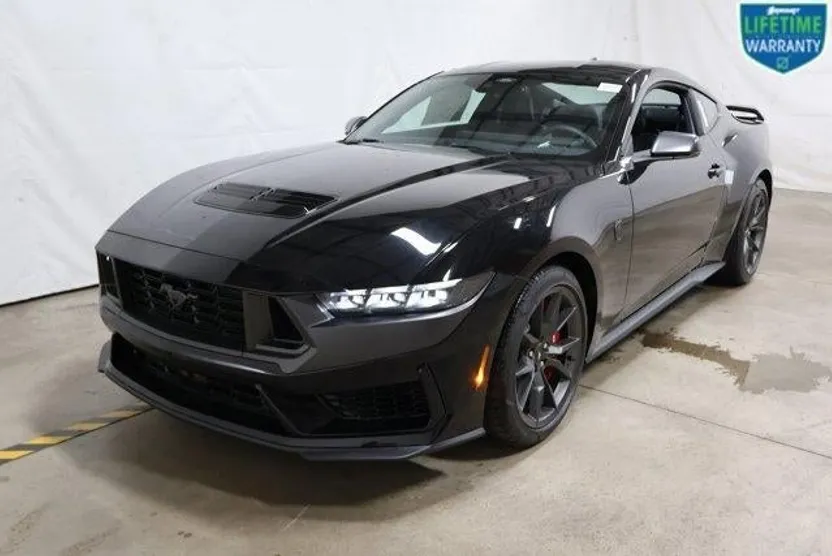 2025 Ford Mustang Dark Horse photo 1