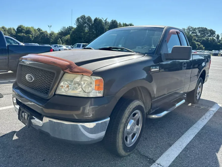 2005 Ford F-150 XL photo 1
