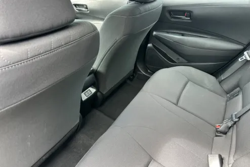 2024 Toyota Corolla LE photo 3