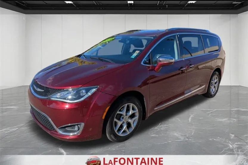 2020 Chrysler Pacifica Limited photo 1